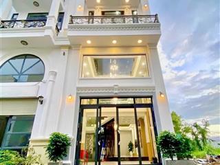 Siêu vip  nhà mới 100% có thang máy đường số hoàng quốc việt q7