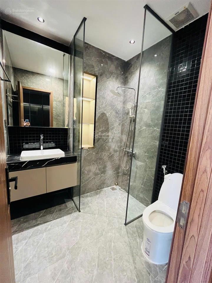 Siêu phẩm nhà mới 100% 4 lầu st đường số liền kề phú mỹ hưng q7