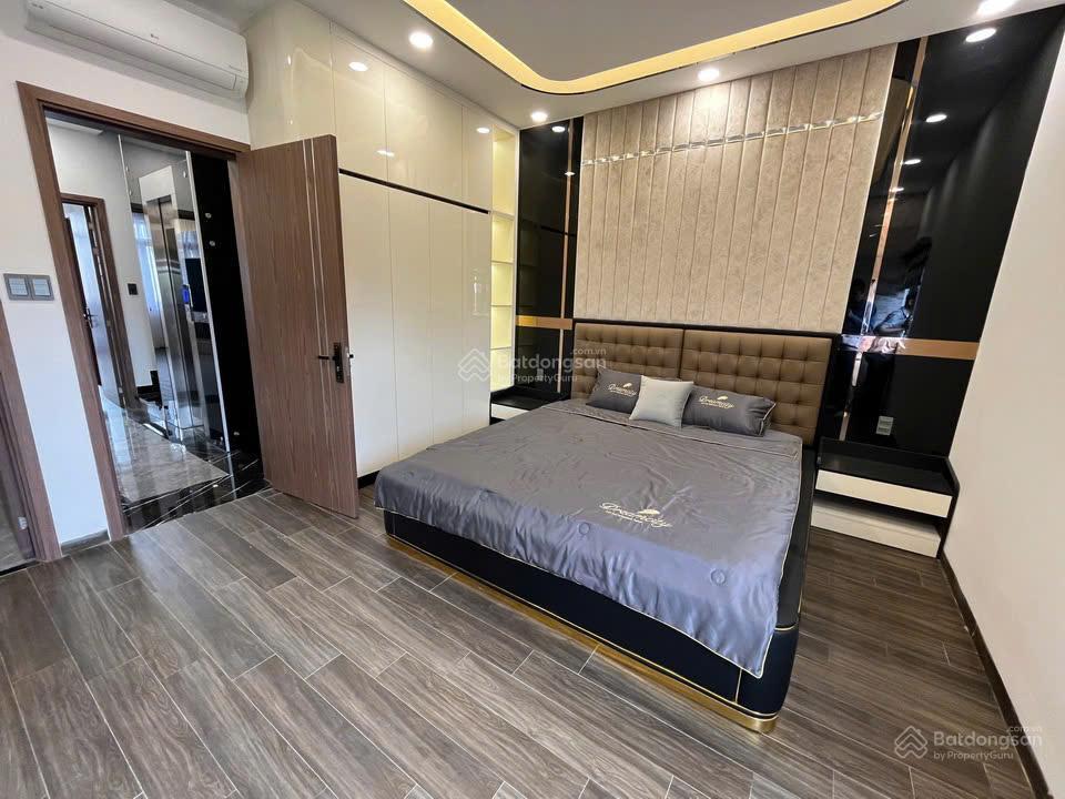 Siêu phẩm nhà mới 100% 4 lầu st đường số liền kề phú mỹ hưng q7