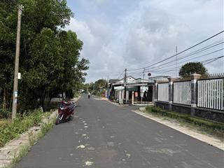 Bán lô đất xã bông trang dt 343m2 có 80m2 thổ cư ngang 8mx43m đường nhựa bàn cờ gần chợ và ubnn