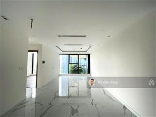 Bán căn góc 3 ngủ +1 đa năng 117m2 sunshine city đồ cơ bản giá 12 tỷ  sổ đỏ sang tên