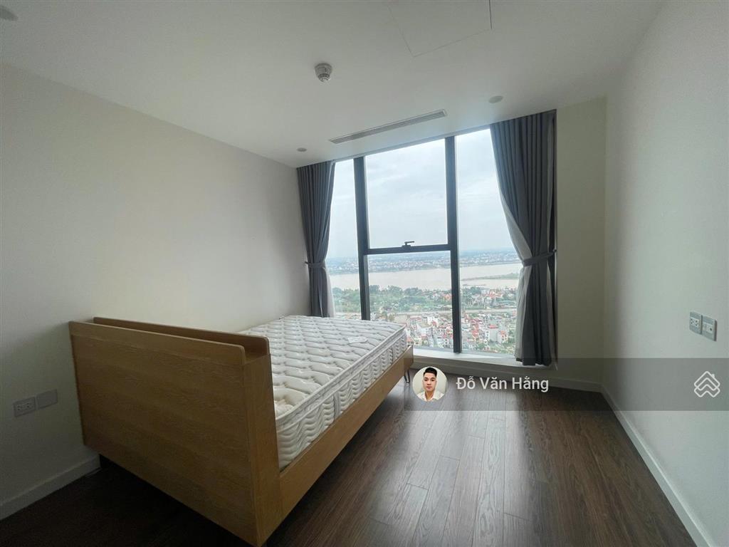 Bán căn 3 ngủ full đồ view sông hồng sunshine city 105m2, giá 12,9 tỷ  sổ đỏ sang tên