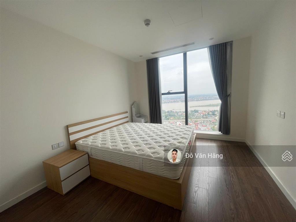 Bán căn 3 ngủ full đồ view sông hồng sunshine city 105m2, giá 12,9 tỷ  sổ đỏ sang tên