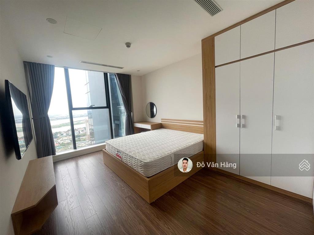 Bán căn 3 ngủ full đồ view sông hồng sunshine city 105m2, giá 12,9 tỷ  sổ đỏ sang tên