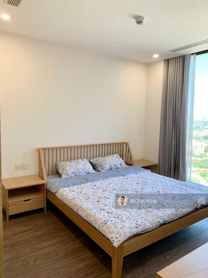 Bán căn 3 ngủ sunshine city full đồ 90m2 tầng cao  giá 9,2 tỷ bao phí sổ đỏ sang tên