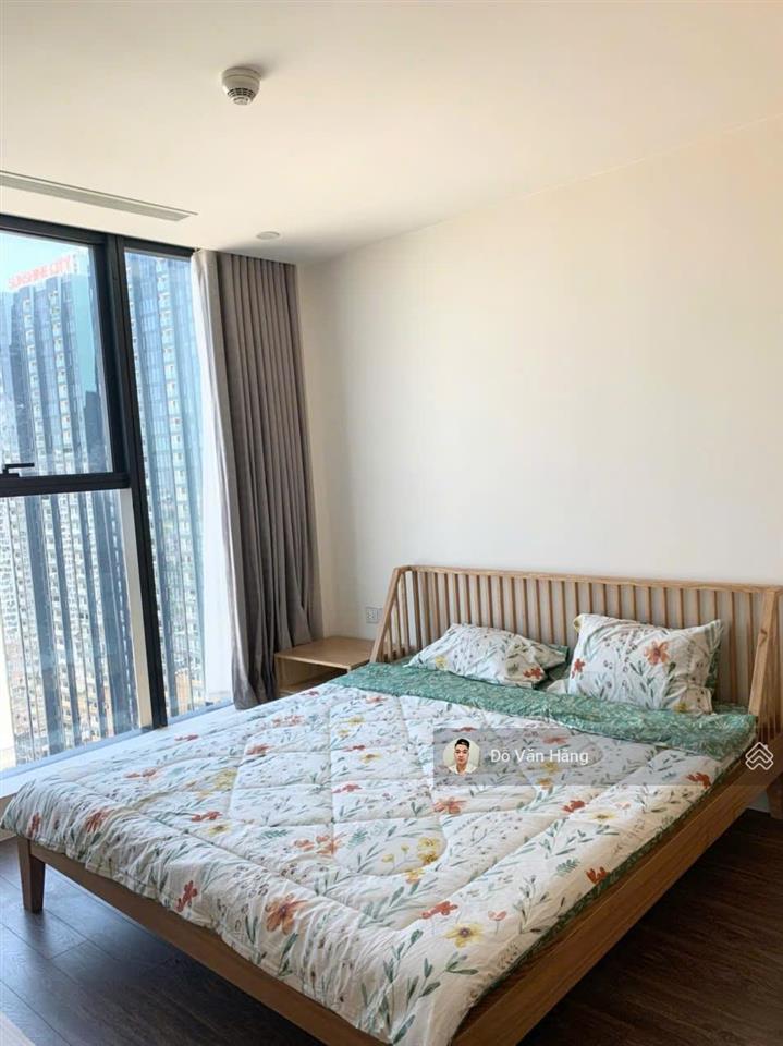 Bán căn 3 ngủ sunshine city full đồ 90m2 tầng cao  giá 9,2 tỷ bao phí sổ đỏ sang tên