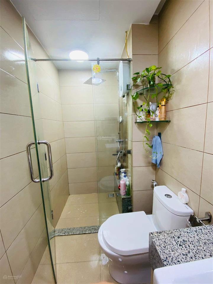 View công viên trung tâm, hồ bơi căn emerald 2pn2wc hướng đón gió và ánh sáng tự nhiên nhiều