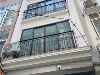 Mặt phố vip  lạc long quân kinh doanh sầm uất  vỉa hè đá bóng  dân xây 85m2 chào 3x tỷ
