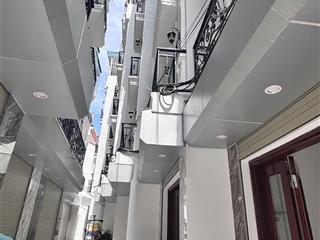 Nhà mới tại phường phúc lợi  diện tích 30m2  5 tầng  chính chủ giá thương lượng  gần phố, ô tô