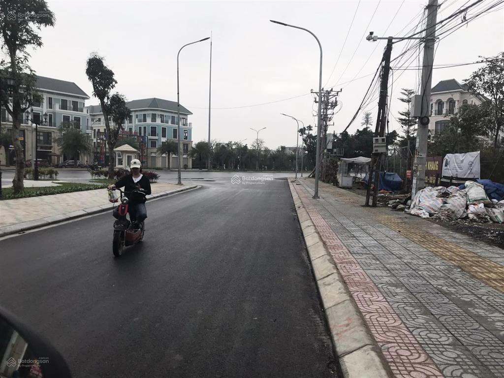 Cần bán 190m2 đấu giá thôn 14 nằm trong khu phố nhậu vin 2, hưởng trọn tiện ích xây dựng 7 tầng