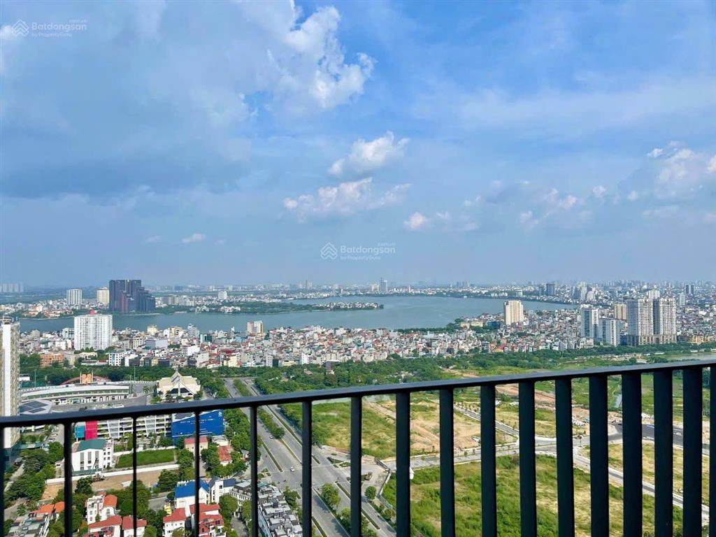 Chính chủ bán nhanh n04b landmark 136m2 | 3pn & 2wc. view hồ tây lộng gió