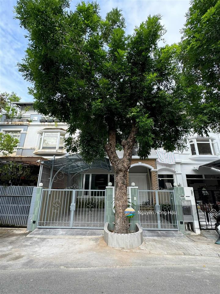 Chính chủ bán gấp căn biệt thự mỹ giang nhà đẹp full nội thất châu âu vào ở ngay, bán giá 41 tỷ tl