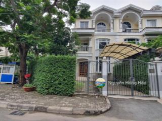 Chính chủ bán gấp căn biệt thự phú mỹ hưng góc 2 mặt tiền, nhà đẹp, sân vườn rộng, full nội thất
