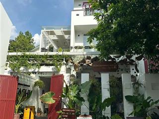 Chính chủ cần bán gấp căn biệt thự song lập phú mỹ hưng nhà đẹp view trực diện công viên thoáng mát