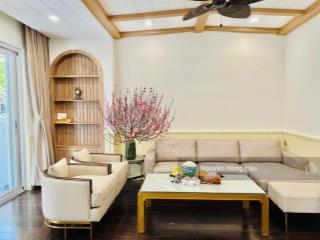 Bán biệt thự mỹ phú 3 cạnh trường canada nhà đẹp bán gấp 39 tỷ.  0969 232 *** ( hậu)