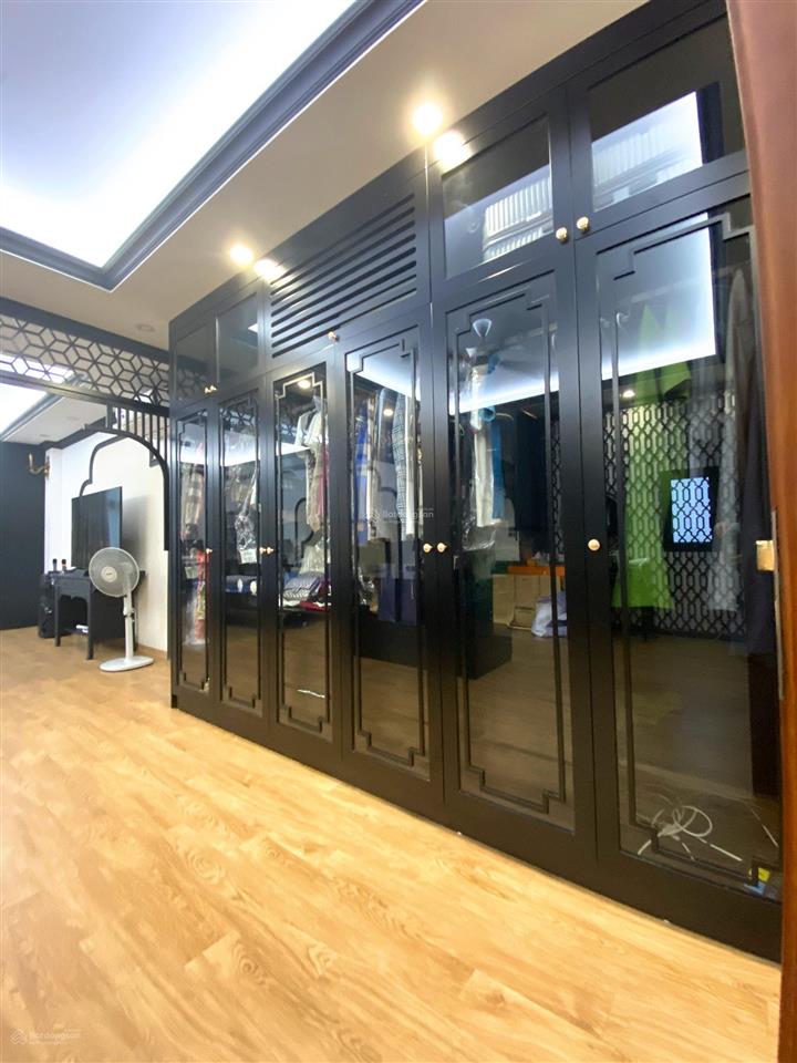 Tòa nhà vip  siêu văn phòng  kd sầm uất thang máy