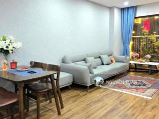 Tôi có quỹ căn 2pn đồng phát có ban công giá từ 4.6 tỷ diện tích từ 76,8m2 trên sổ.