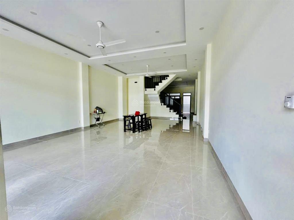 Quận 9 cho thuê sàn mặt bằng kinh doanh mặt tiền liên phường khu dân cư nam long 6m*21m = 121m2