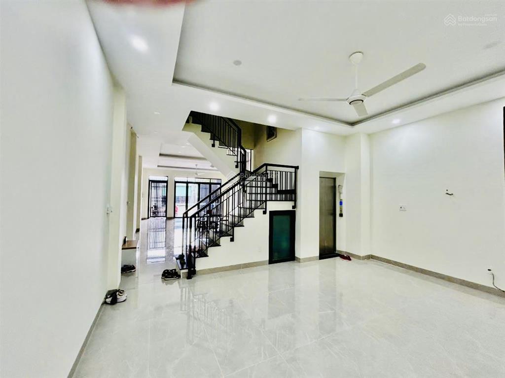 Quận 9 cho thuê sàn mặt bằng kinh doanh mặt tiền liên phường khu dân cư nam long 6m*21m = 121m2