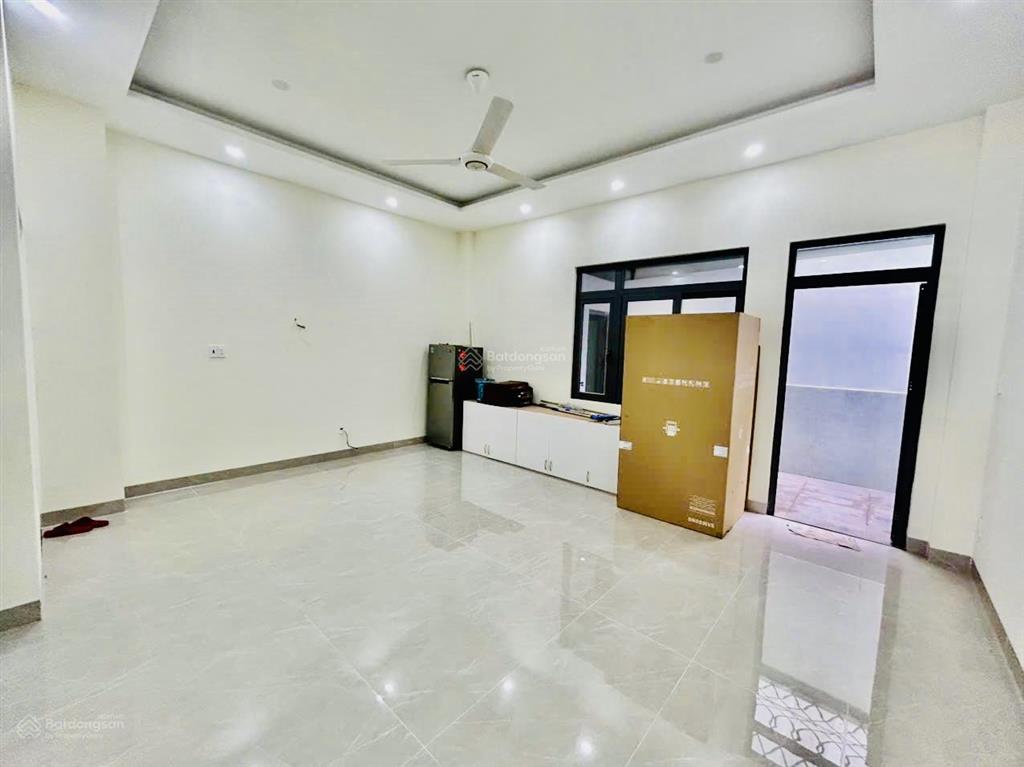 Quận 9 cho thuê sàn mặt bằng kinh doanh mặt tiền liên phường khu dân cư nam long 6m*21m = 121m2