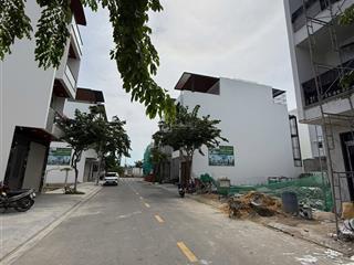 Bán lô đường b5 vcn phước long 2, nha trang, kđt duy nhất hiện tại xây xong có sổ. giá tốt
