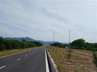 Mình cần bán lô đất 400m2 có 200m2 đất ở mặt tiền đường vành đai ngang 8m xây biệt thự rất đẹp