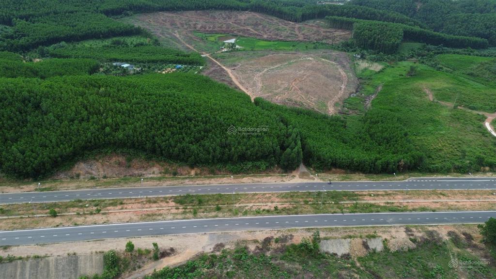 Cần bán lô đất 83.000m² (8,3 ha) vị trí siêu đẹp sổ đỏ làm bãi xe chứa hàng, farm du lịch giá tốt