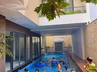 Villa 450m2 nam việt á, 8 phòng ngủ, hồ bơi dài 22m, sát sông hàn, giá chỉ 26 tỷ