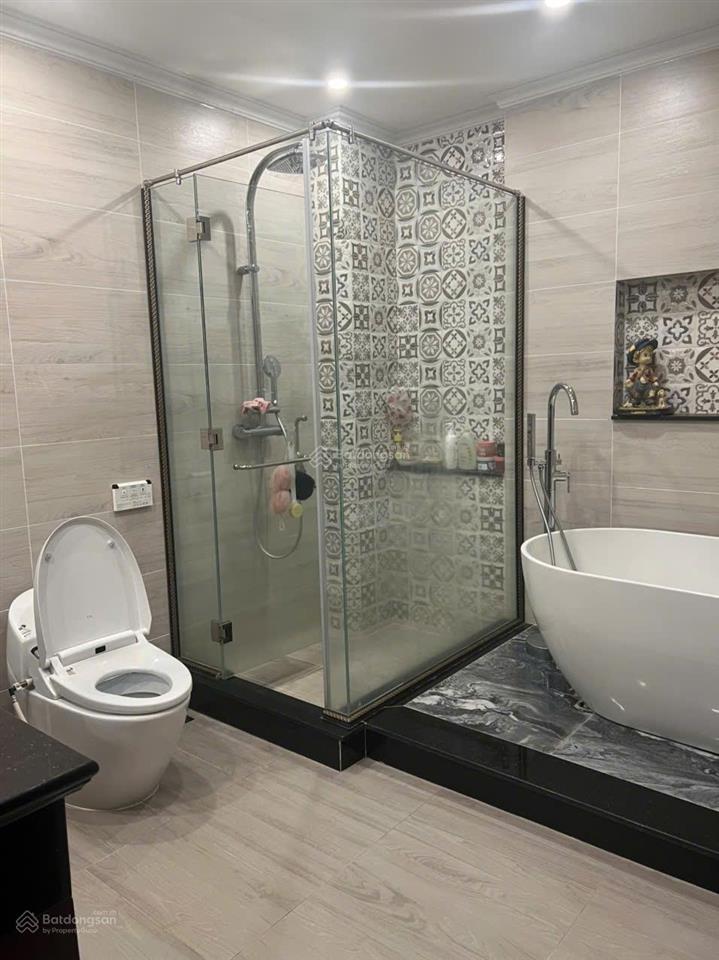 Cần bán nhanh biệt thự khu cao lỗ p4q8, dt 160m2, giá 24,5 tỷ.  0918 697 ***