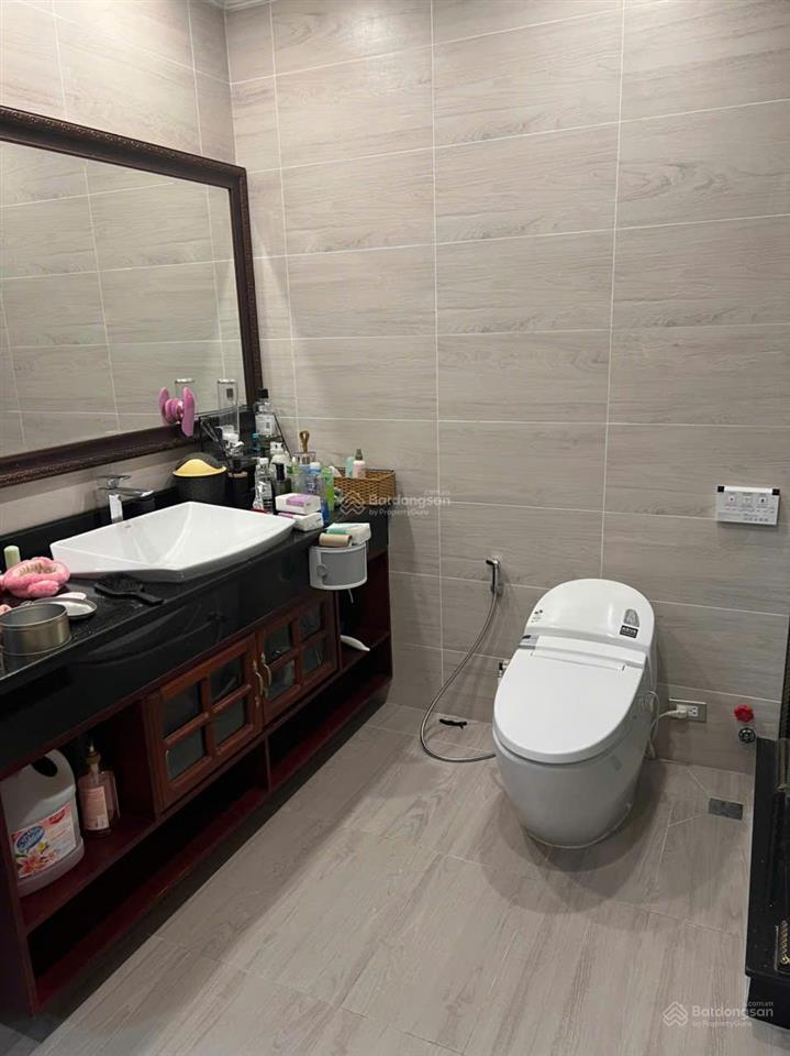 Cần bán nhanh biệt thự khu cao lỗ p4q8, dt 160m2, giá 24,5 tỷ.  0918 697 ***