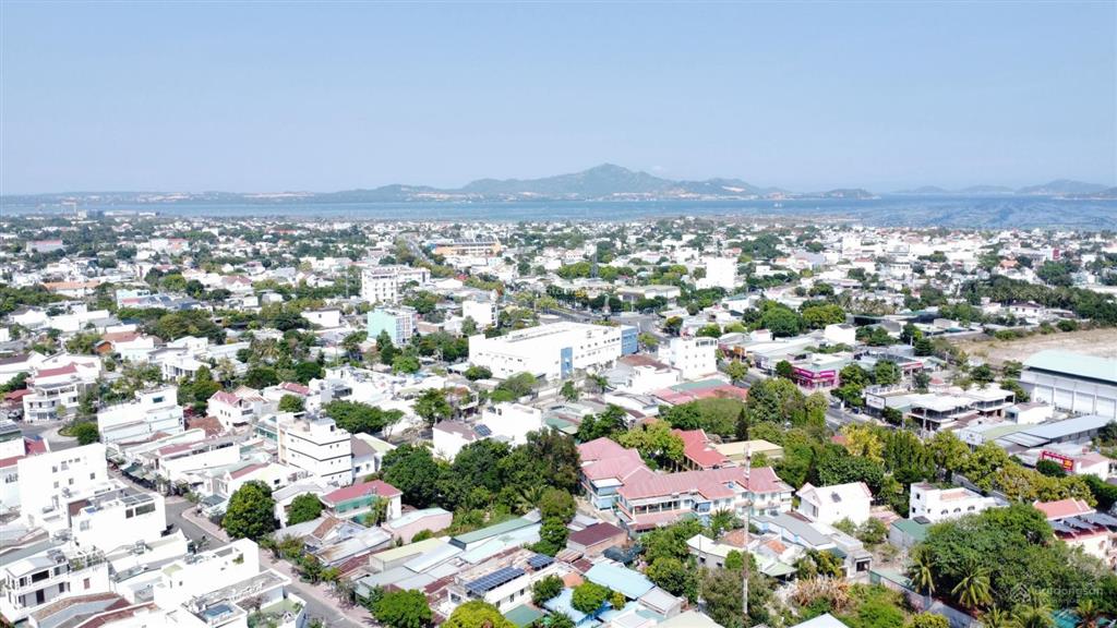 Chính chủ bán lô duy nhất full đất ở đô thị 3xxtr, sổ riêng gần phân khu 2 vinhomes cam ranh