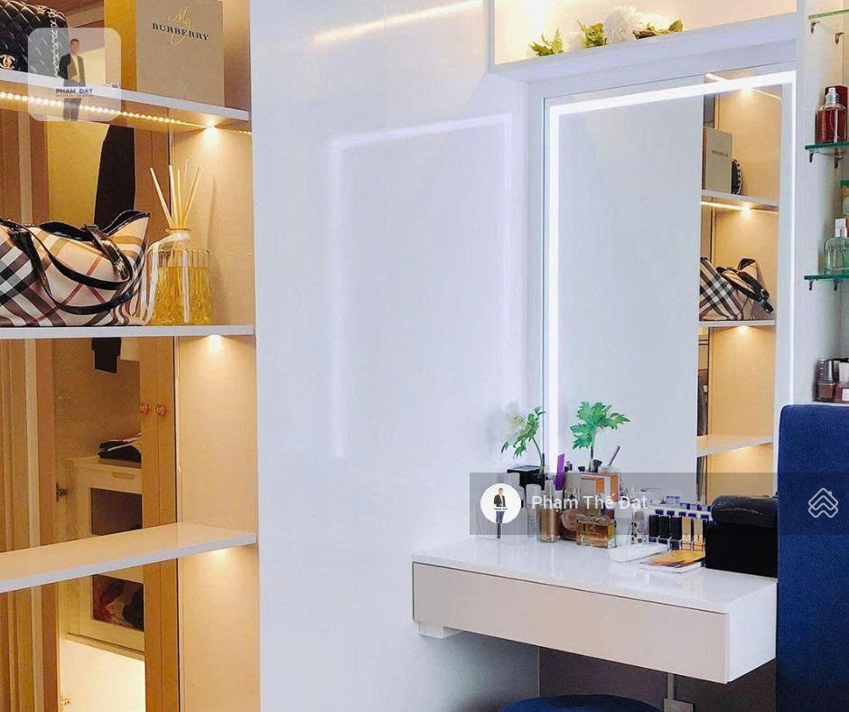 Căn góc 3pn cuối cùng tầng đẹp view đẹp có giá dưới 9 tỷ  em đạt hỗ trợ chốt nhanh căn góc này ạ!