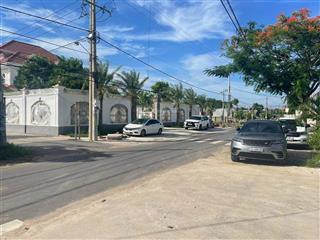 Siêu phẩm lô góc 2 mặt tiền ngay mặt tiền cổng trước sân bay long thành, khu nhà giàu vip