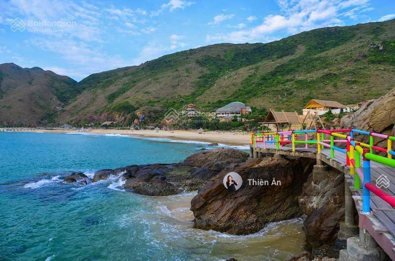 Chính chủ cần bán gấp lô đất mặt tiền ql 19b hướng ra biển và sân bay quốc tế phù cát chỉ 700tr