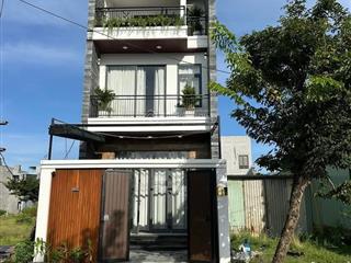 Cần chuyển nhượng lại căn nhà 3 tầng siêu đẹp cho gia đình đủ duyên tại khu đô thị nam hòa xuân