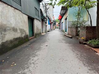 Hơn 2tỷ chút có 50m2 oto 7 chỗ thông kim thiều  từ sơn  bn( sát đông anh hn) đường 4m thông