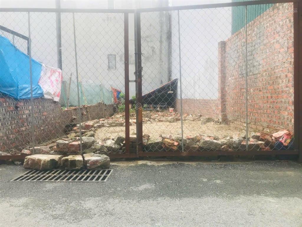 Hơn 6 tỷ chút có 70m2 tiên kha , tiên dương đường 5m oto tránh mặt tiền 4m gần bìa làng