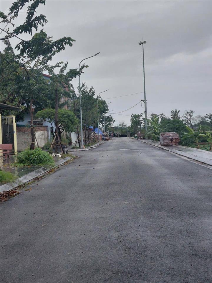 Bán gấp bìa đông, thôn nghĩa vũ  dục tú mt 10,5m. s 86,9m2 giá chỉ 8xtr/m2. dự án đường 17m