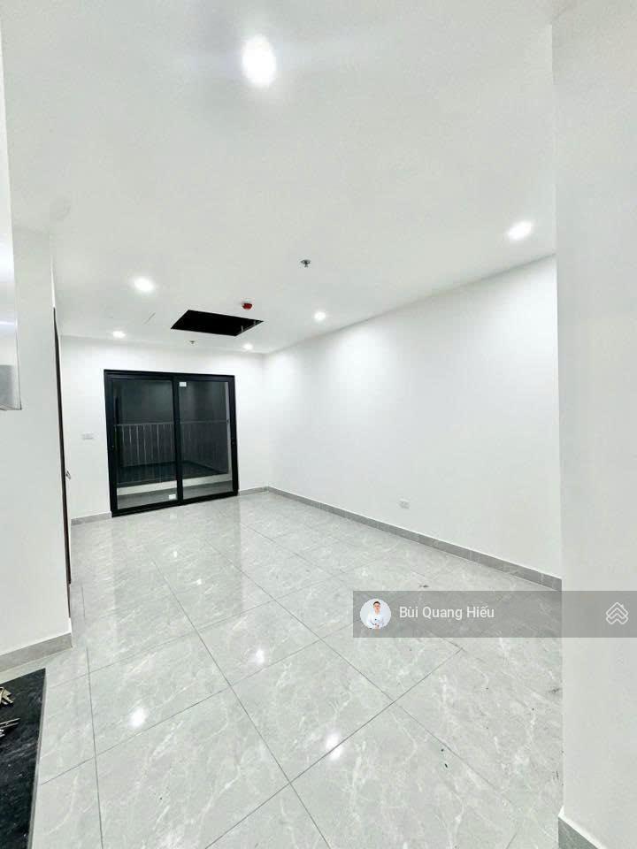 Cho thuê căn góc không đồ dự án 384 lê thánh tông giá 5,5 triệu,  0347 391 ***