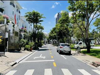Nhà villa himlam kiều đàm, q7. dt 9.5mx20m. giá 22 tỷ. 190m2. gần lotte mart, đh tôn đức thắng