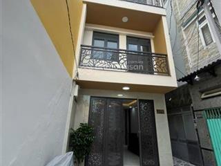 Nhà xóm chiếu q 4. giá 8tỷ8. dt 88m2 4 x 18m. nhà 4 tầng, gần nguyễn tất thành, tôn thất thuyết