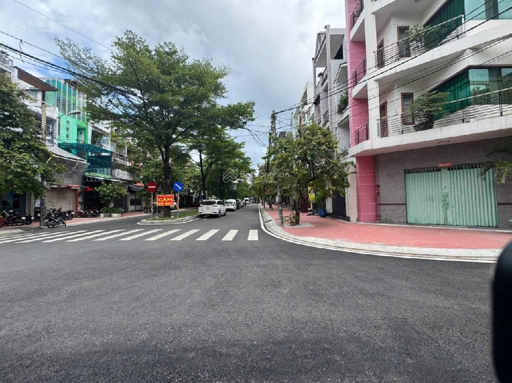 Bán nhà nguyễn khoái quận 4. giá 9 tỷ 2. dt 135m2, 8m x 15m. gpxd 5 tầng. gần galaxy 9, gold view