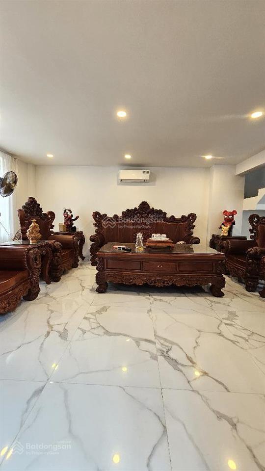 Bán nhà nguyễn khoái quận 4. giá 9 tỷ 2. dt 135m2, 8m x 15m. gpxd 5 tầng. gần galaxy 9, gold view