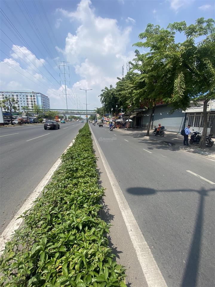 Bán nhà góc 3mt phạm văn đồng q. bt hđt 150 triệu/th dt 20x24m cn 470m2 giá bán 125 tỷ