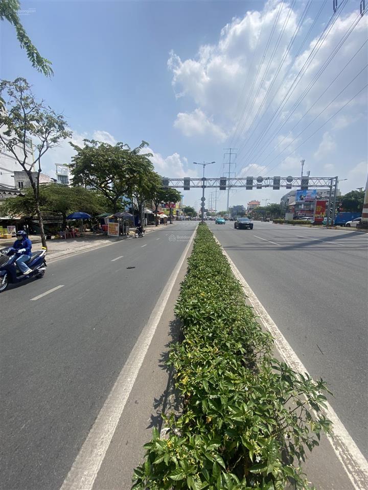 Bán nhà góc 3mt phạm văn đồng q. bt hđt 150 triệu/th dt 20x24m cn 470m2 giá bán 125 tỷ