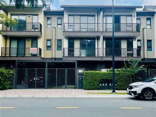 Nhà phố vườn 1 trệt 2 lầu, trục đường thông 16m2 rộng thoáng. hỗ trợ vay nh 70%.  0938 919 ***