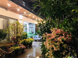 Bán căn hộ có sân vườn riêng, 3pn sân rộng 38m2. full nội thất,  0938 919 ***