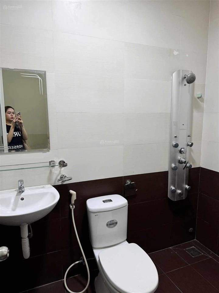 Bán nhà  (4 x 11m2)  3 tầng  3pn  ô tô đậu cửa  gần biển  vĩnh hòa  nha trang. chỉ 2.750 tỷ