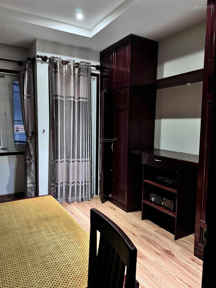 Bán nhà  (4 x 11m2)  3 tầng  3pn  ô tô đậu cửa  gần biển  vĩnh hòa  nha trang. chỉ 2.750 tỷ