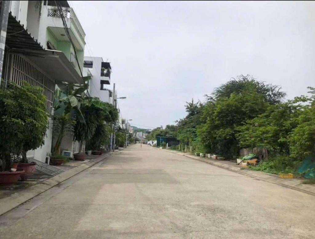 Đất bán-Duy nhất 1lô-đường 10m-dt 4x17m biển 1km- 2/4-Vĩnh hoà-Nha Trang-chỉ 2ty450tr  (hót)